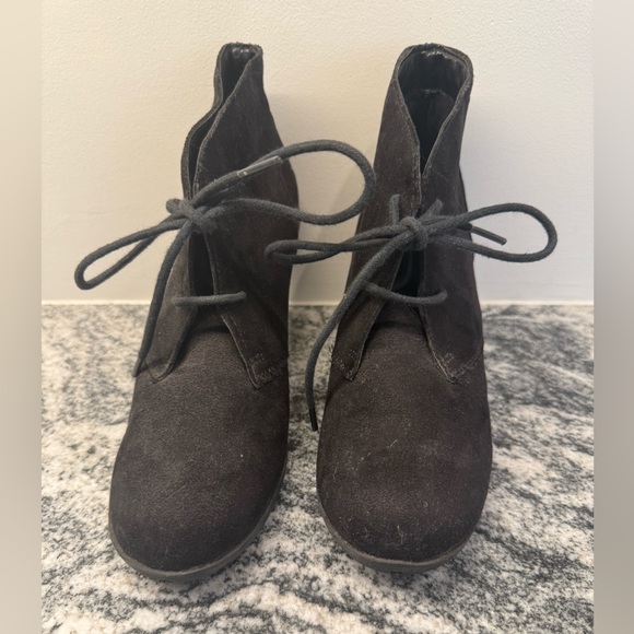 White Mountain Black Ankle Booties with Lace-Up Design - Picture 1 of 7